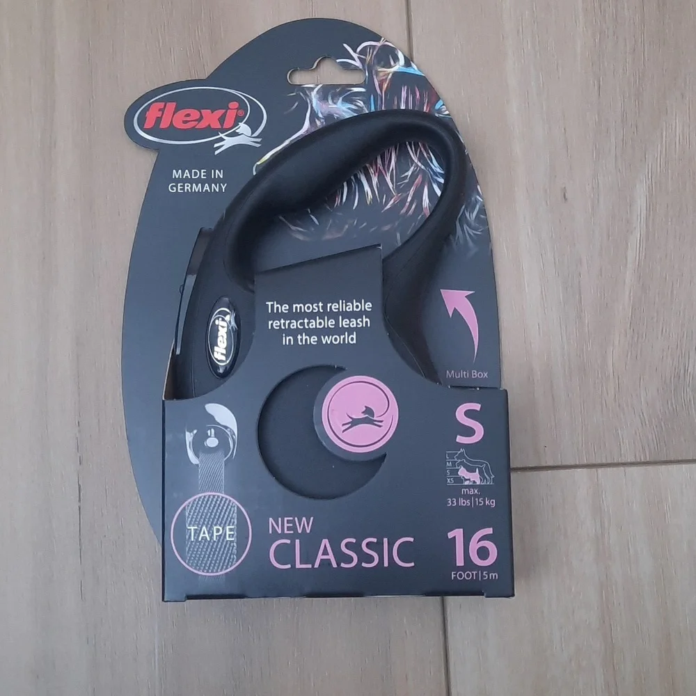 NWT flexi retractable dog leash - Picture 1 of 2